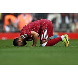 Da Salah kysset gresset farvel, så Robertson tilbake på ni år med ungdom.